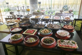 朝食